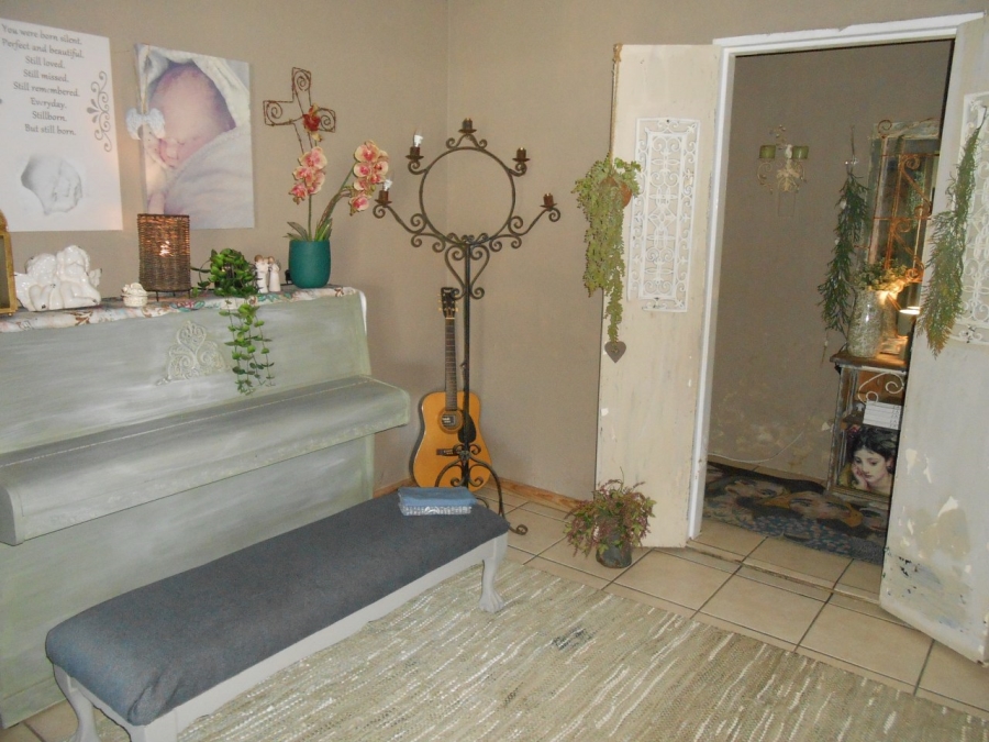 4 Bedroom Property for Sale in Humansdorp Eastern Cape